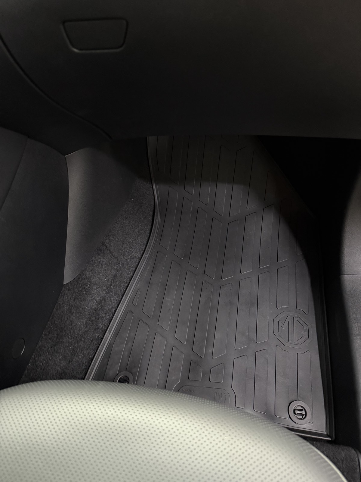 килимки салону гумові к-т MG HS 2025-- 4 шт (42722)