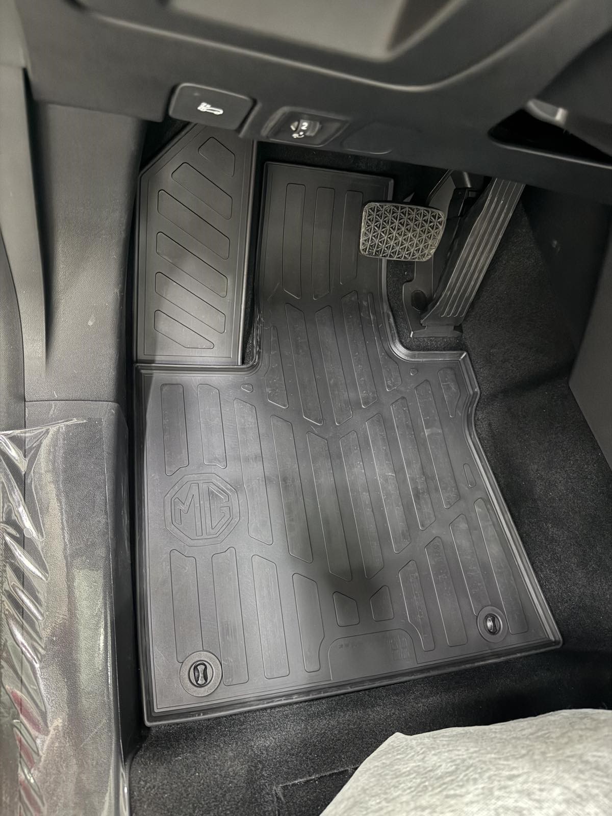 килимки салону гумові к-т MG HS 2025-- 4 шт (42722)